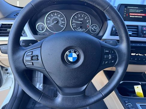 Used 2018 BMW 320i Sedan RWD image 13