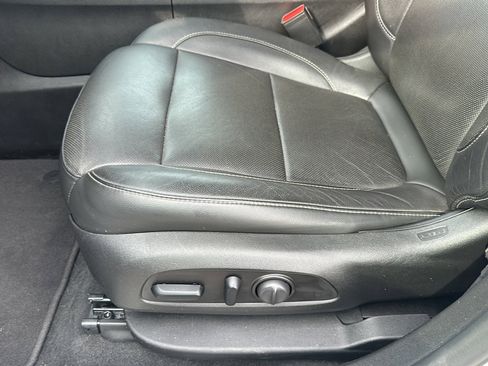 Used 2019 GMC Acadia SLT image 15