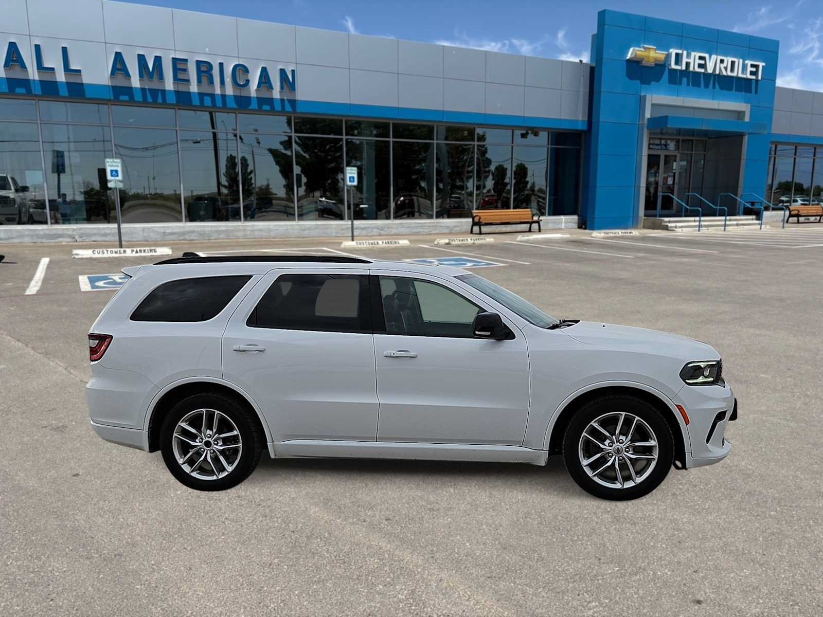 Used 2024 Dodge Durango GT RWD image 9