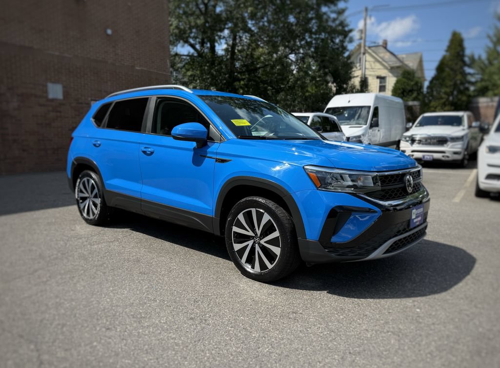 Used 2022 Volkswagen Taos SE AWD/4WD image 3
