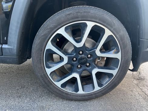 Used 2018 Jeep Compass Limited w/ Navigation Group AWD/4WD image 39