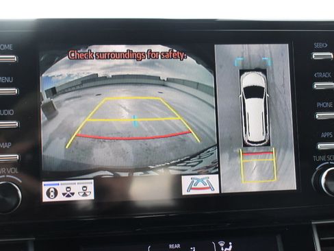 Certified 2023 Toyota Sienna Platinum image 30