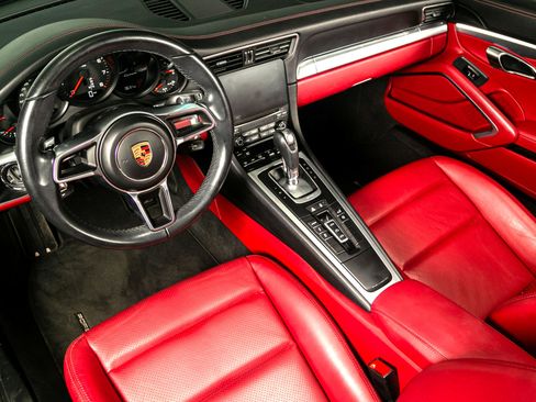 Used 2017 Porsche 911 Carrera image 6