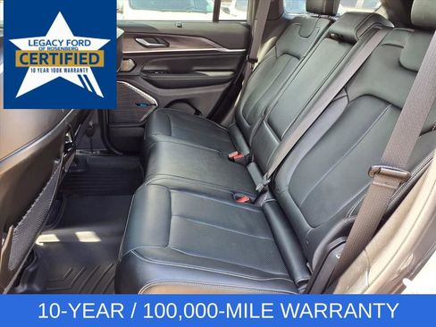 Used 2022 Jeep Grand Cherokee Overland w/ Luxury Tech Group IV AWD/4WD image 25