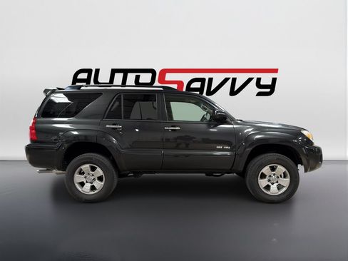 Used 2007 Toyota 4Runner SR5 AWD/4WD image 4