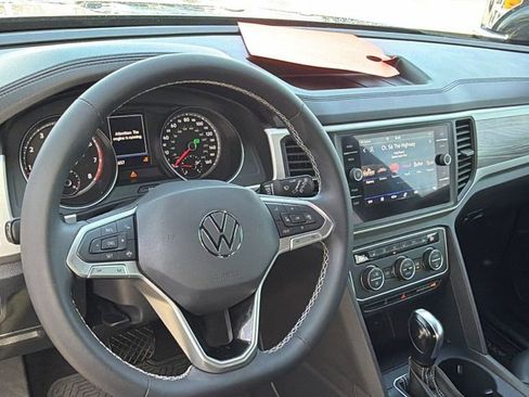 Used 2021 Volkswagen Atlas Cross Sport SE image 21