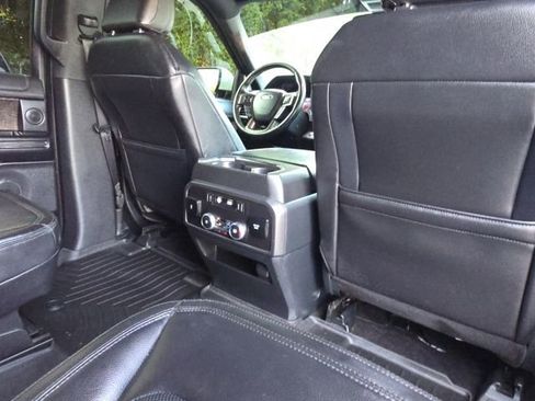 Used 2021 Ford Expedition Limited RWD image 18