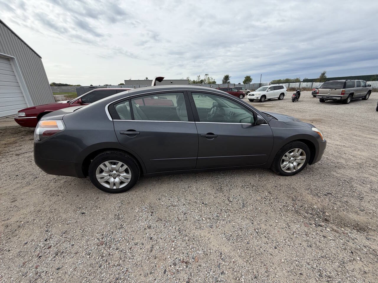 Used 2010 Nissan Altima 2.5 S FWD image 6