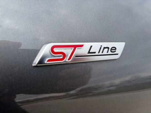 Used 2025 Ford Explorer ST-Line w/ Premium Package image 9