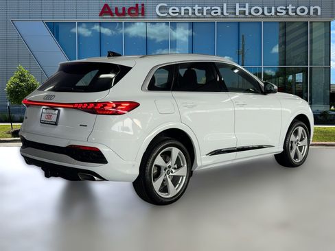 New 2025 Audi Q5 Premium Plus image 9