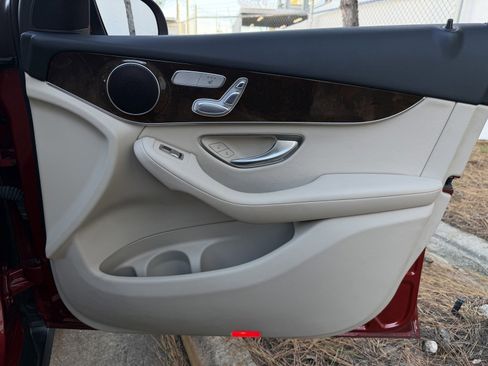 Used 2018 Mercedes-Benz GLC 300 image 21