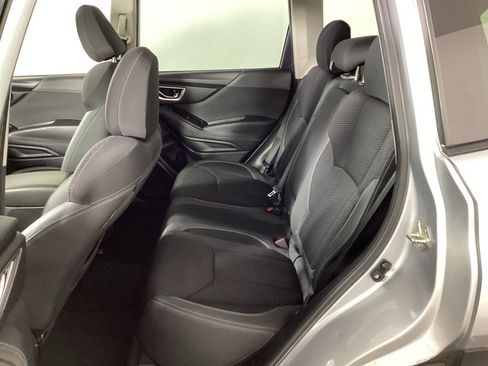 Used 2019 Subaru Forester Premium AWD/4WD image 12