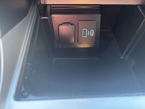 Used 2020 Ford Explorer XLT w/ Equipment Group 202A image 24