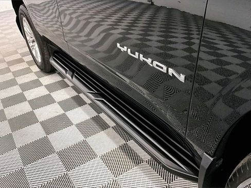 Used 2024 GMC Yukon SLE image 9