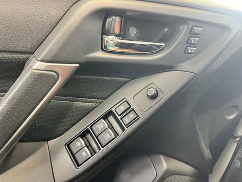 Used 2018 Subaru Forester 2.5i Touring AWD/4WD image 52