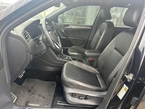 Used 2022 Volkswagen Tiguan SE R-Line AWD/4WD image 12