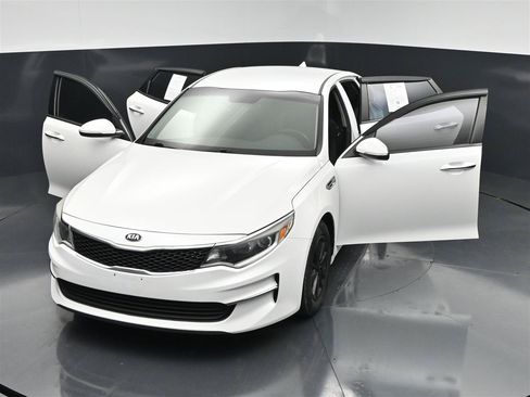 Used 2018 Kia Optima LX FWD image 36