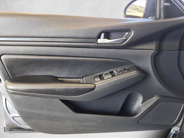 Used 2025 Nissan Altima 2.5 SV FWD image 10