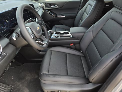 New 2026 Chevrolet Equinox LT w/ Convenience Package II image 12