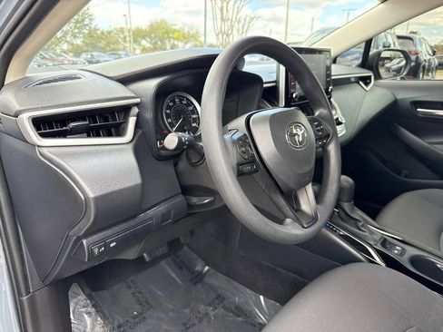 Used 2021 Toyota Corolla LE image 24