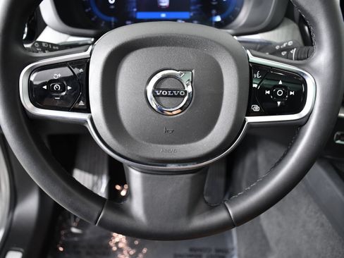 Used 2025 Volvo XC60 B5 Plus image 10