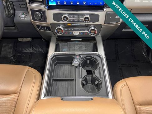 Used 2022 Ford F350 Lariat w/ Lariat Ultimate Package image 7