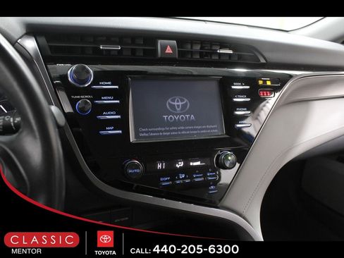Used 2019 Toyota Camry L image 9