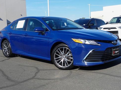 Used 2023 Toyota Camry XLE image 5
