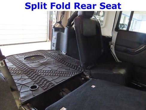 Used 2017 Jeep Wrangler Unlimited Sahara AWD/4WD image 30