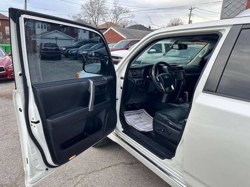 Used 2011 Toyota 4Runner Limited image 9