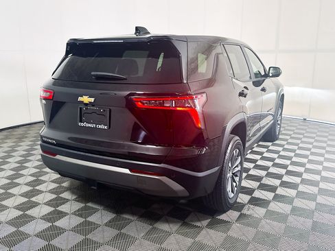 Used 2025 Chevrolet Equinox LT FWD image 3