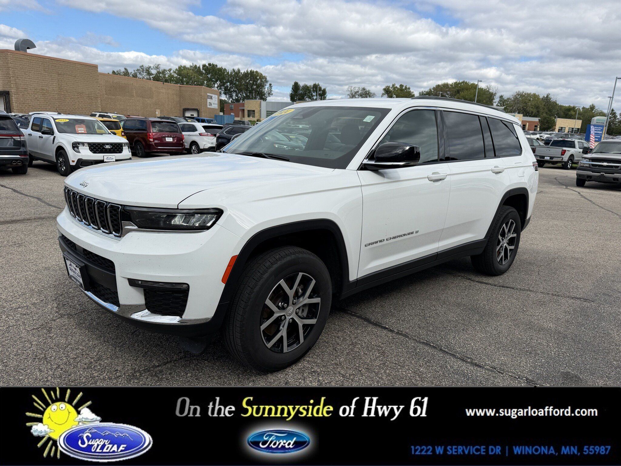 Used 2024 Jeep Grand Cherokee L Limited AWD/4WD image 1