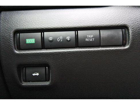Used 2025 Nissan Sentra SV w/ All-Weather Package FWD image 19