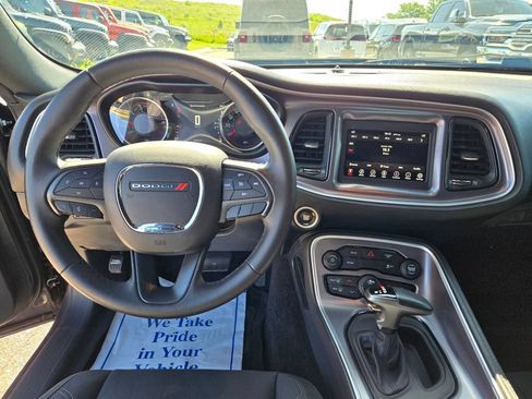 Used 2019 Dodge Challenger SXT RWD image 17