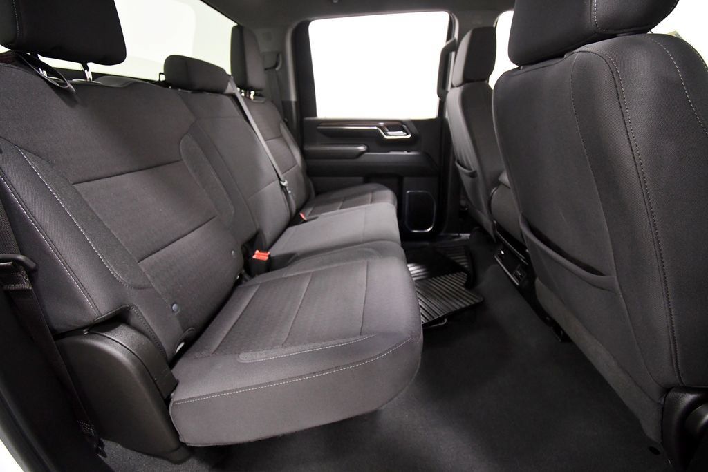 Used 2024 Chevrolet Silverado 2500 LT AWD/4WD image 16