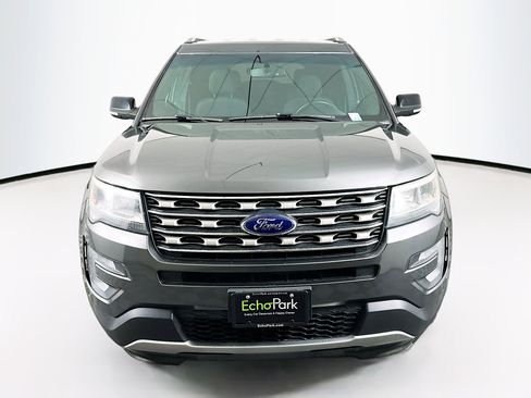 Used 2017 Ford Explorer XLT w/ Equipment Group 201A image 2