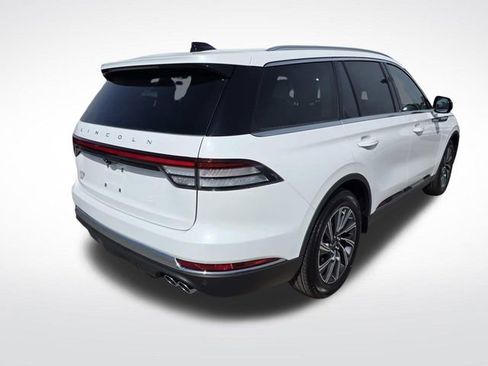 New 2026 Lincoln Aviator 2WD image 3