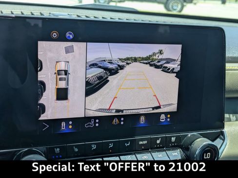 Used 2025 Chevrolet Colorado ZR2 w/ Technology Package AWD/4WD image 22