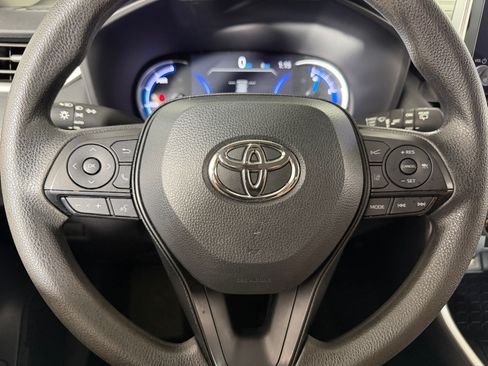 Used 2025 Toyota RAV4 XLE AWD/4WD image 13