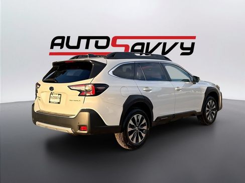 Used 2025 Subaru Outback Limited AWD/4WD image 7