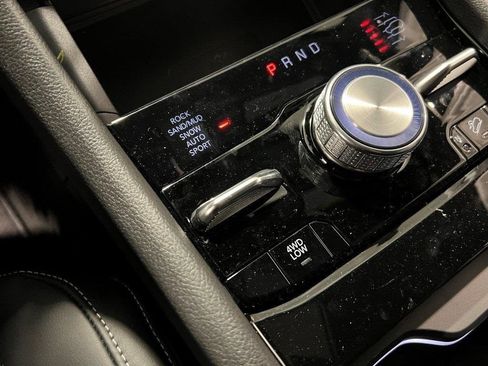 New 2025 Jeep Grand Cherokee L Overland w/ Advanced Protech Group III image 39