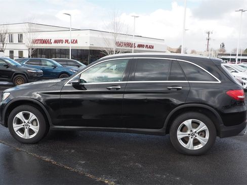 Used 2017 Mercedes-Benz GLC 300 4MATIC image 8