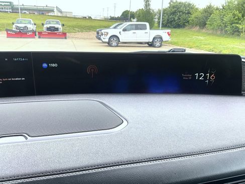 Used 2025 Lincoln Navigator Reserve AWD/4WD image 15
