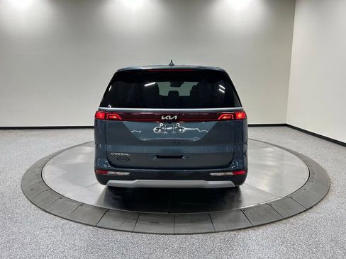 Used 2024 Kia Carnival EX FWD image 7