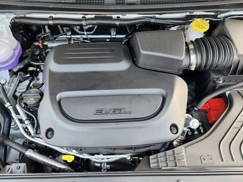New 2026 Chrysler Pacifica Select FWD image 25