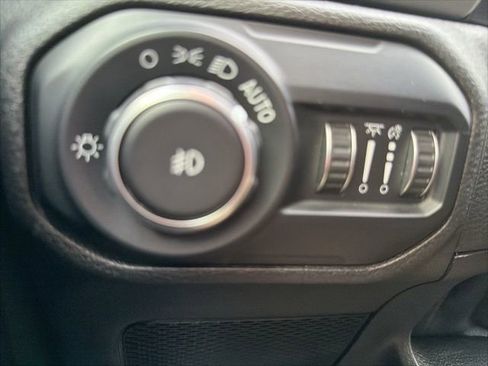 Used 2021 Jeep Wrangler Unlimited Sport AWD/4WD image 17