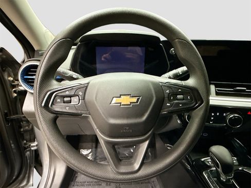 Certified 2024 Chevrolet Trax LT image 11