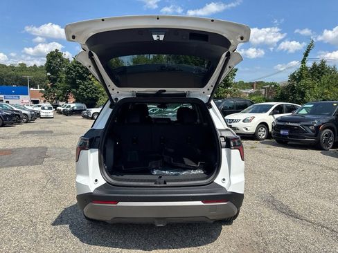 Used 2026 Chevrolet Equinox LT w/ Convenience Package II AWD/4WD image 6