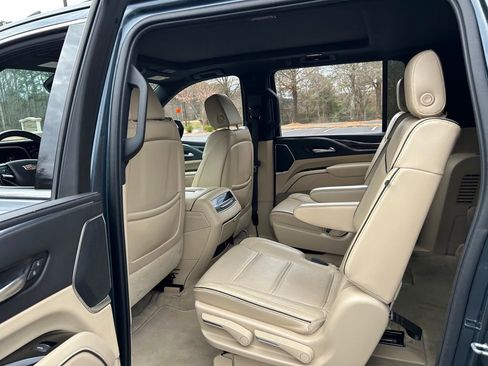 Used 2021 Cadillac Escalade ESV Premium Luxury w/ Driver Assist Tech Package image 39
