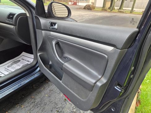 Used 2009 Volkswagen Jetta S image 23